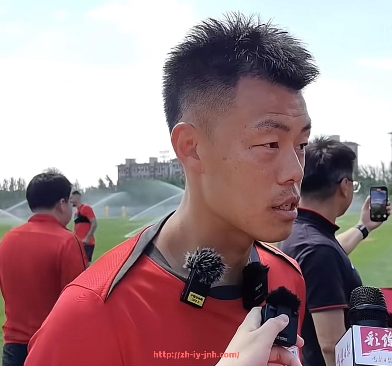 金年会体育-2025世俱杯球迷现场助威口号喊话现场直击