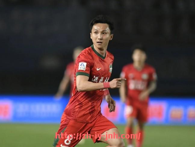 金年会体育-英超球队老板身价排行榜及其背后财力支持